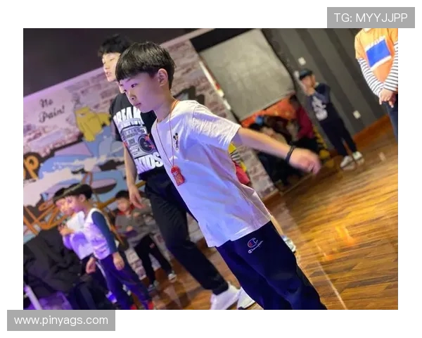 深圳街舞队荣登全国街舞意识排行榜第五名展现实力与风采