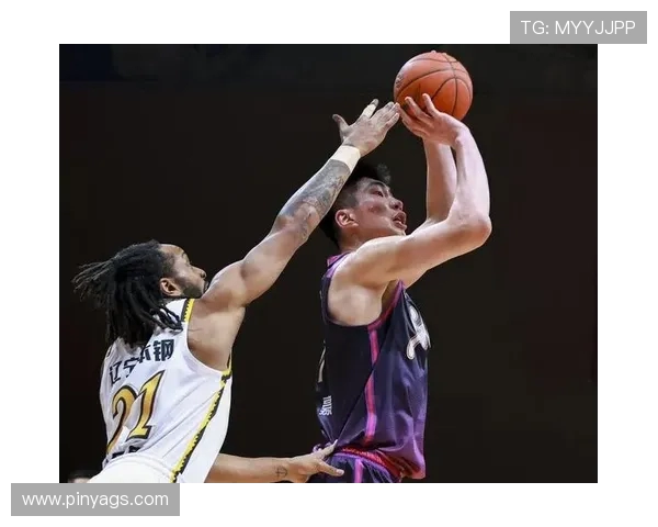 吴前:从青涩新星到篮球场上的领军人物的成长之路与辉煌成就