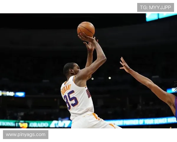 老鹰队与坎斯大班的激烈对决展现篮球魅力与团队精神的巅峰对抗