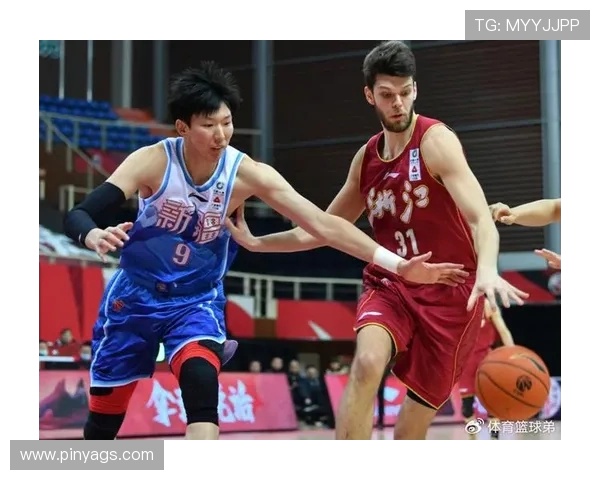 邹雨辰与周琦的巅峰对决谁能在赛场上笑到最后