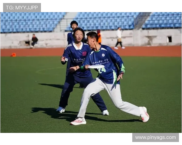 重庆飞盘队的成长历程与极限运动联赛的激情碰撞